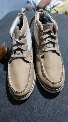 Sepatu kulit  Filla Marinna