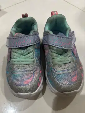 Sepatu sketcher ada lampu masih berfungsi size 21