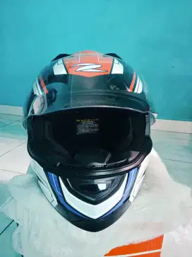 Helm pulface Zeus plasma