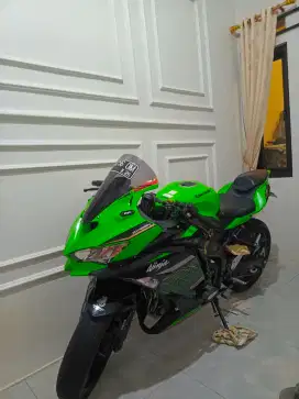 Kawasaki zx25r abs se