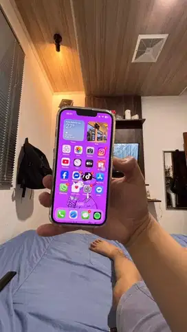 Iphone 13 128gb garansi resmi Indonesia