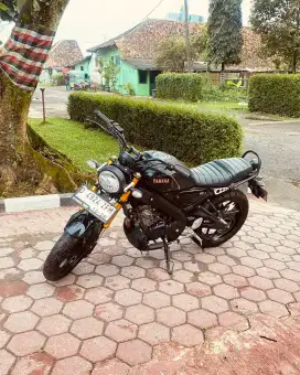 Yamaha XSR 155 Tahun 2023 Black Glossy