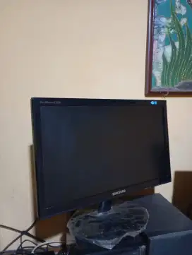 Monitor LED Samsung 19in Wide