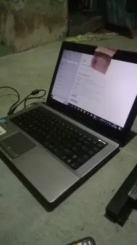 Leptop asus 8/152