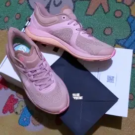 Sepatu Running Lululemon Chargefeel Low Workout Shoe Pcly/Mink/Pesa 41