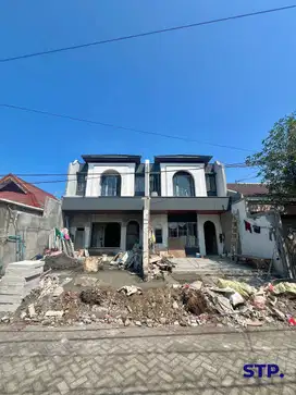 2 unit jejer, Rumah baru American - Style Manyar Tirtoyoso Utara