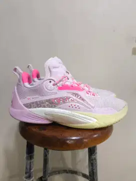Sepatu Badminton Basket Tennis Running Lining Speed 10 Pro Size 43