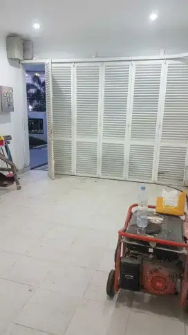 Dijual rumah mewah 2 lantai siap huni di Almanda Residence Tembalang