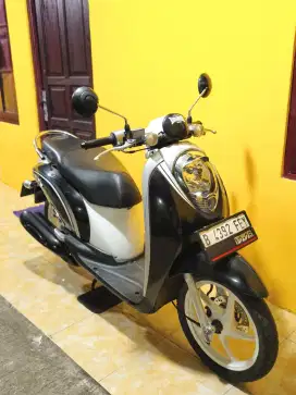 Bissmillah dijual motor Honda Scoopy Karbu 2011
