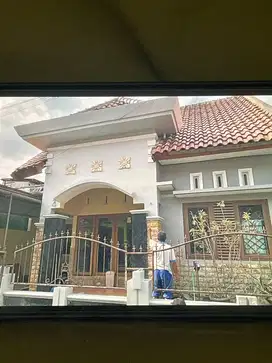 Disewakan Rumah Strategis dekat Mall