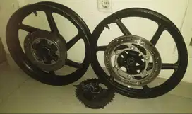 velg original pulsar 220 fullset  ninja scorpio tiger