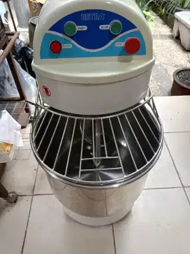 Mixer getra DH-30A LIKE NEW !