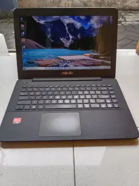 Laptop RAM 12 GB AMD-A8 gen 7 Lancarr Normal Siap pakai Body Mulus