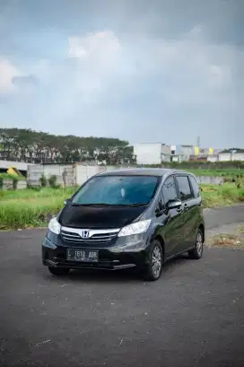 Mobil Elegan Keluarga Modern || Honda Freed E PSD