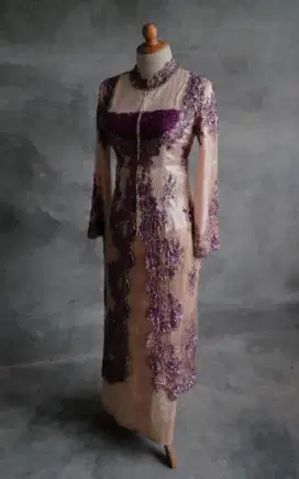 Menyewakan Kebaya,Kain,Jas/Beskap Tradisional