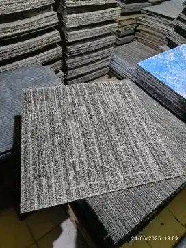 Karpet tile Bekas berkualitas ukuran 50x50cm