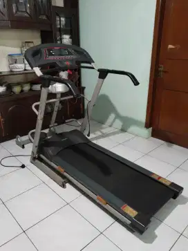 Dijual treadmill elektrik merk shaga kondisi second