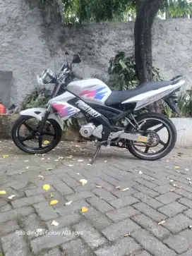 Yamaha Vixion 2010 jubah hitam