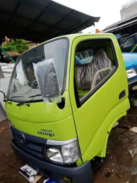 Kabin hino dutro ori copotan