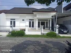 DISEWAKAN RUMAH EKSKLUSIF Di KAWASAN PREMIUM