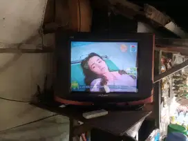 jual tv 21in slim Advance harga 250 nego siap antar
