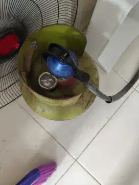 Kulkas aqua dan kompor rinnai