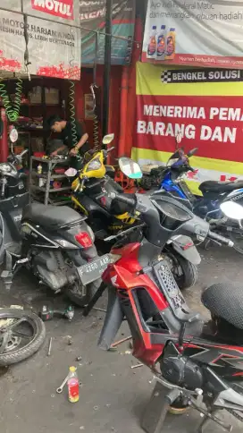 Dicari mekanik motor pro yang bisa turun mesin dan urut kab