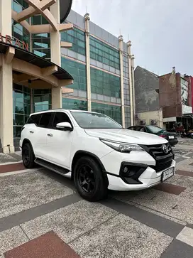 Toyota Fortuner VRZ 2017 modif TRD