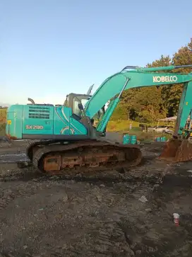 Di jual cepat excavator merk kobelco thn2023