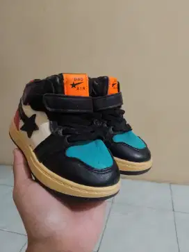 Sepatu anak import
