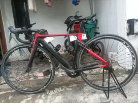 SEPEDA BALAP merk PACIFIC PARADOX 700