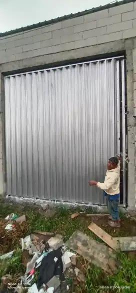 pintu harmonika