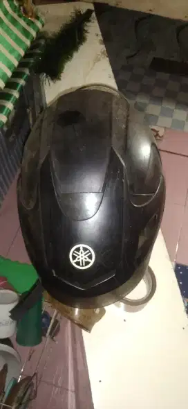 Helm helem bekas