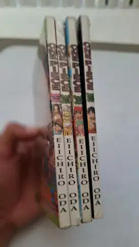 Komik one piece volume sesuai di foto 25pcs jual cepat