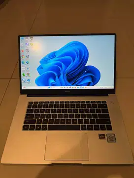 LAPTOP HUAWEI MATE BOOK D15