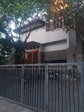 Rumah Pelangi Kuning Gading Residence Kelapa Gading Jakarta Utara