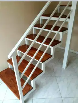 Tangga rebah minimalis