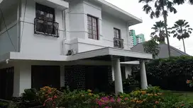 Dijual rumah vintage terawat di Menteng, Jak Pus