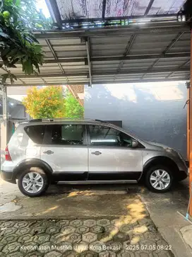 Nissan Livina X-gear MT 2010