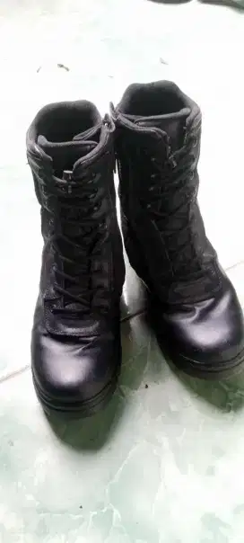 Sepatu satpam pdl