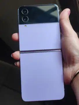 (PRELOVED) SAMSUNG Z Flip 4 RAM 8/256 Purple, ORIGINAL Garansi Resmi