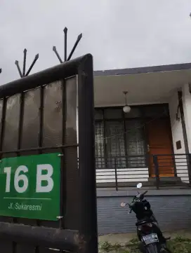 Disewakan Rmh 2 Lt Strategis Dago Atas Bandung di JL.Sukaresmi No16 B