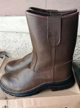 Sepatu safety Krushers biasa