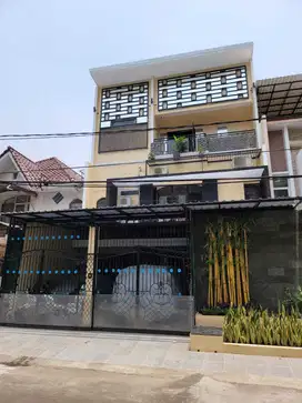 Dijual rumah di bawah NJOP di pelepah elok raya kelapa gading