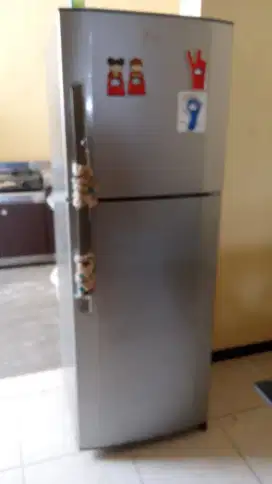 KULKAS LG 2 PINTU