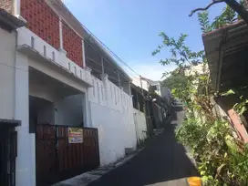 Di dreakan rumah 2 lantai