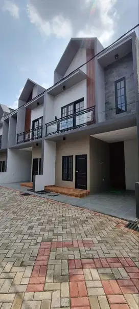 Rumah 2lantay scandinaviaj samping tol cijago