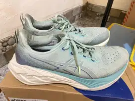 Asics Novablast 4