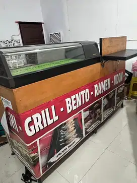Showcase Sushi + Meja