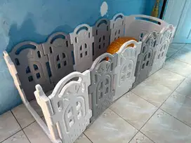 Parklon pagar bayi